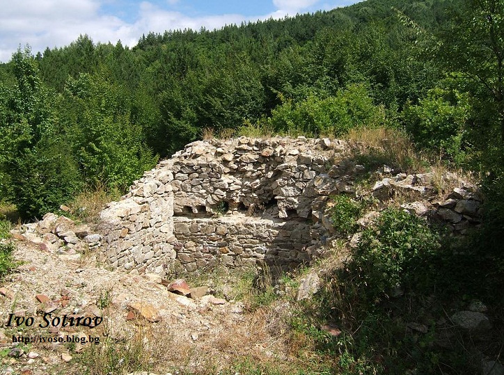 Руините на Крънската крепост
